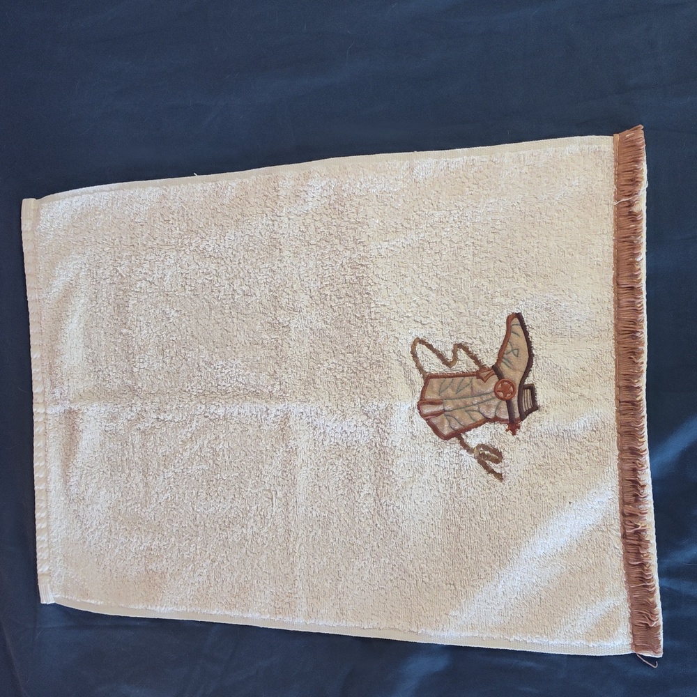 Embroidered Cowboy Bath Towel Set - Picture 2 of 4